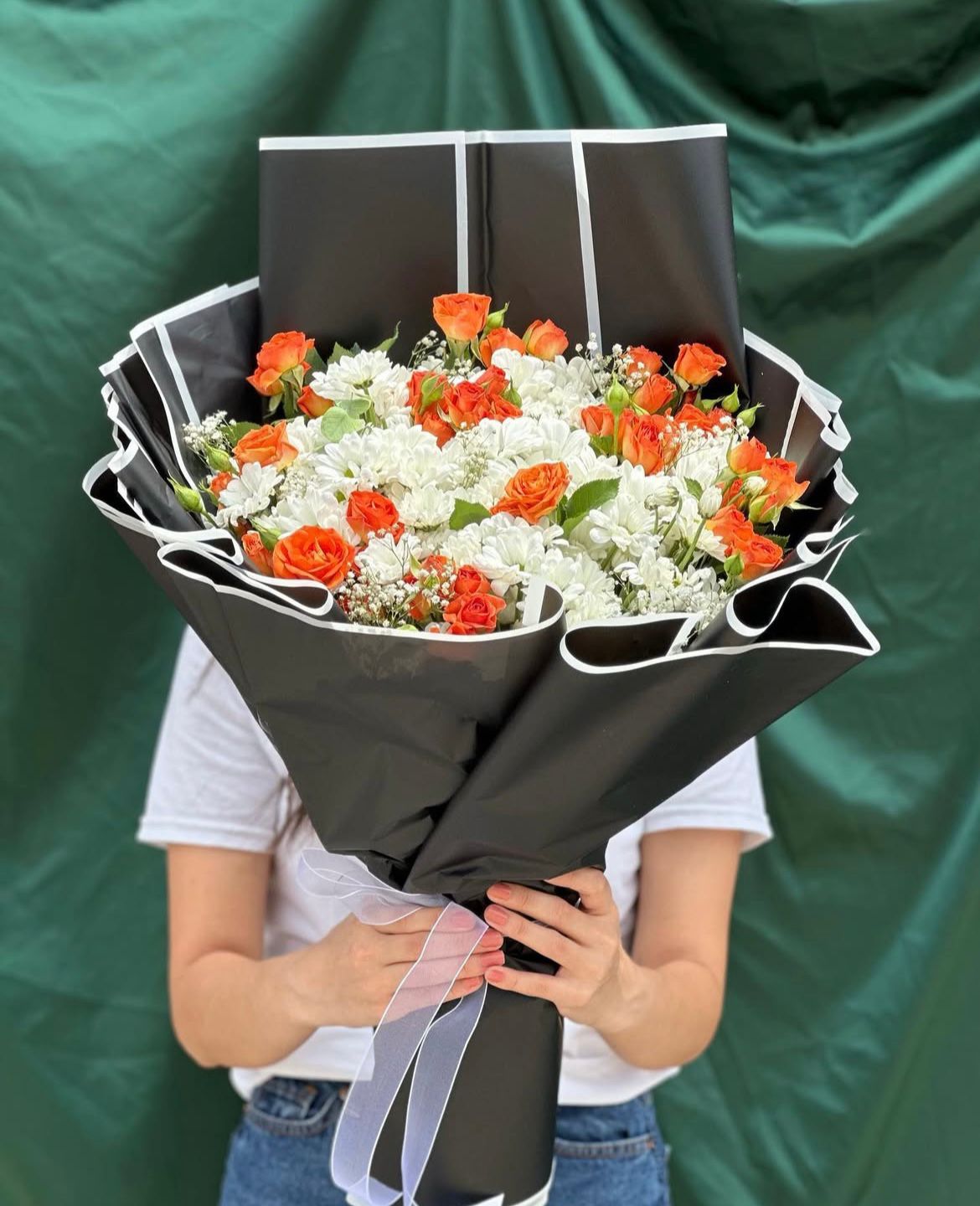 turuncu-cardak-gul-ve-papatya-buketi--cc150